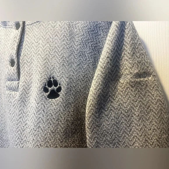 Set of two Great Wolf Lodge Columbia size medium pullovers - Picture 11 of 14